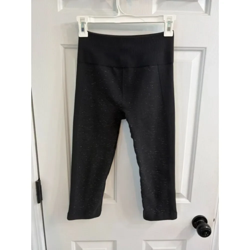 Lululemon Free To Flow Crop Leggings Size 4